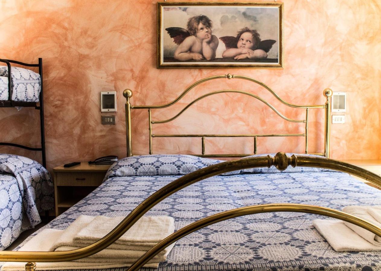 Hotel Carillon Bellaria-Igea Marina Buitenkant foto