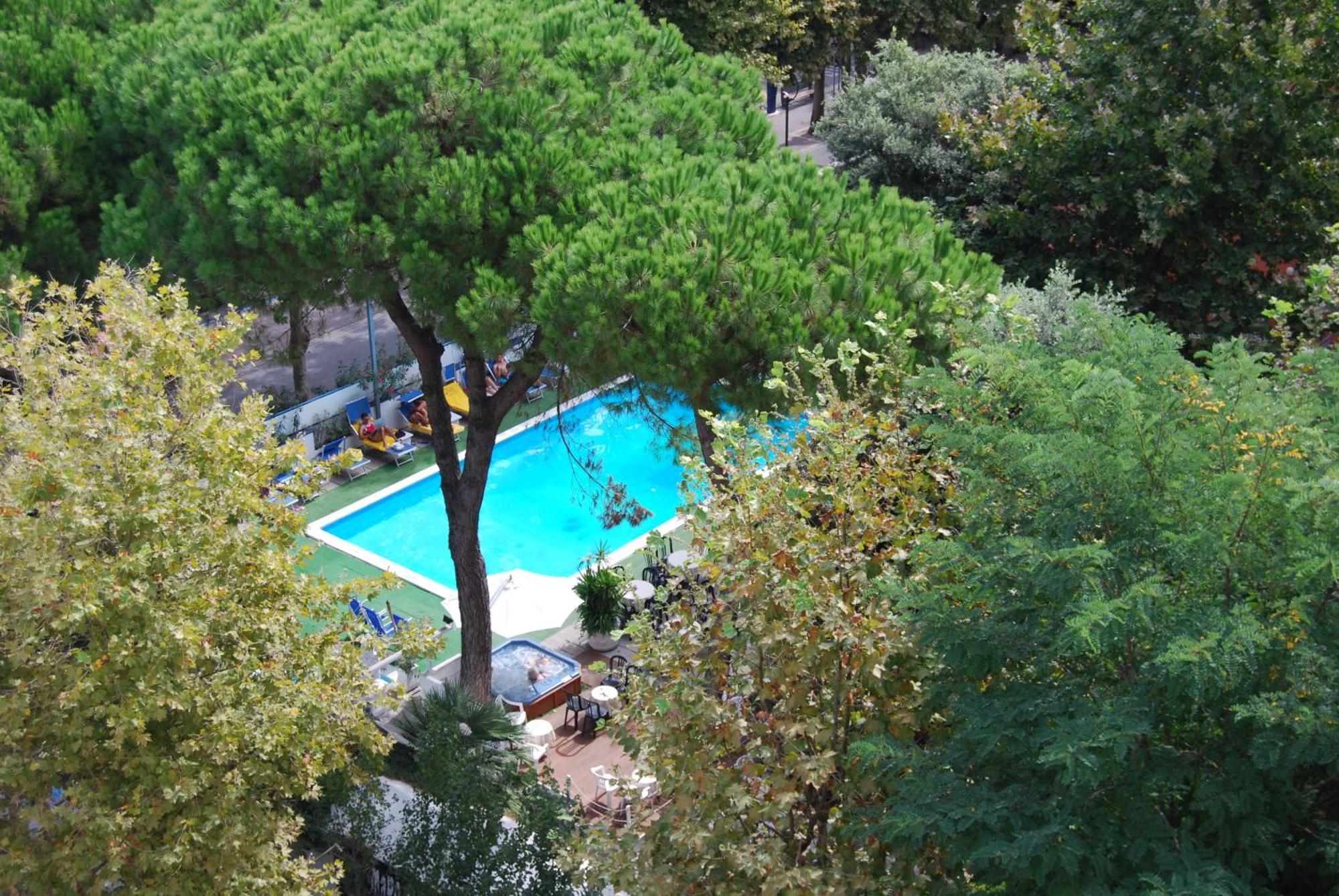 Hotel Carillon Bellaria-Igea Marina Buitenkant foto