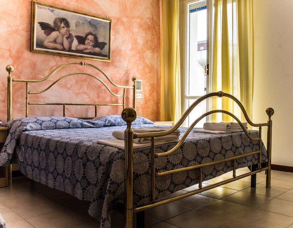 Hotel Carillon Bellaria-Igea Marina Buitenkant foto