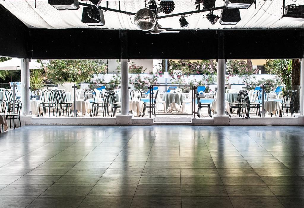 Hotel Carillon Bellaria-Igea Marina Buitenkant foto