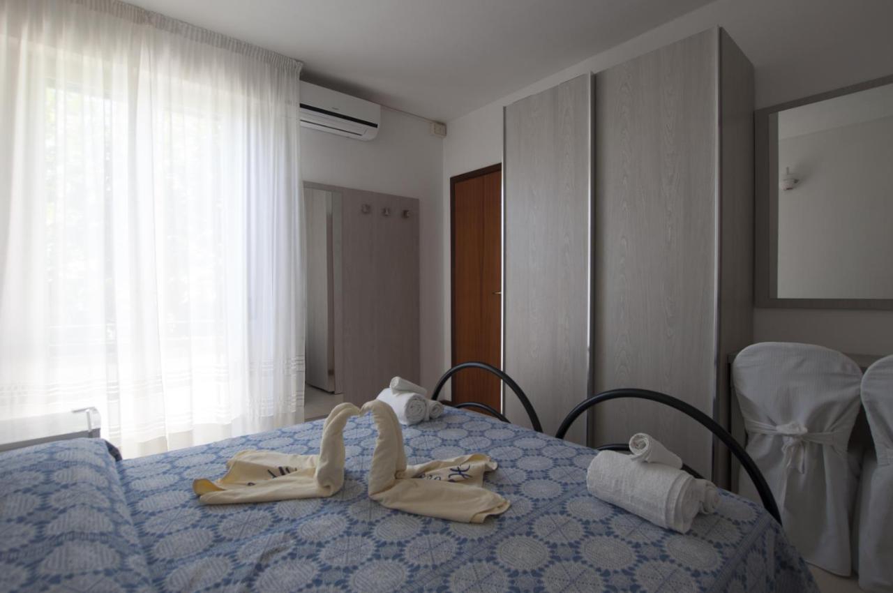 Hotel Carillon Bellaria-Igea Marina Buitenkant foto