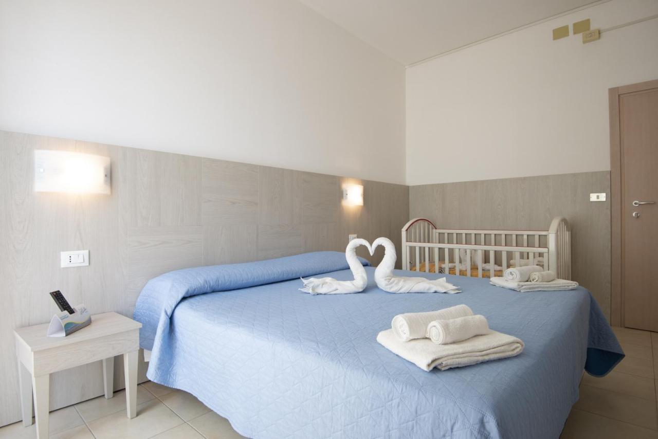 Hotel Carillon Bellaria-Igea Marina Buitenkant foto